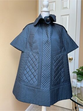 Burberry Quilted Cape Coat Jacket IT 38 Navy Blue Made In Italy Runway Piece